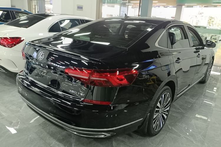 Used Volkswagen Passat 2019 330TSI Luxury Edition China VI Standard
