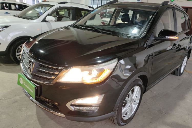 Used Baojun 560 2015 1.8L manual Comfort trim level