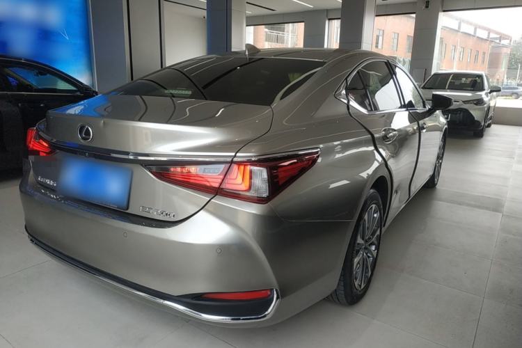 Used Lexus ES 2023 200 Excellence Edition