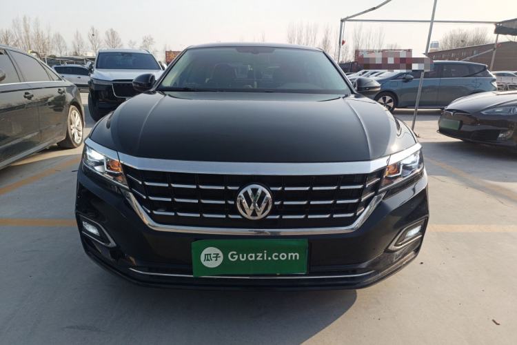 Used Volkswagen Passat 2020 330TSI Elite Edition China VI Front