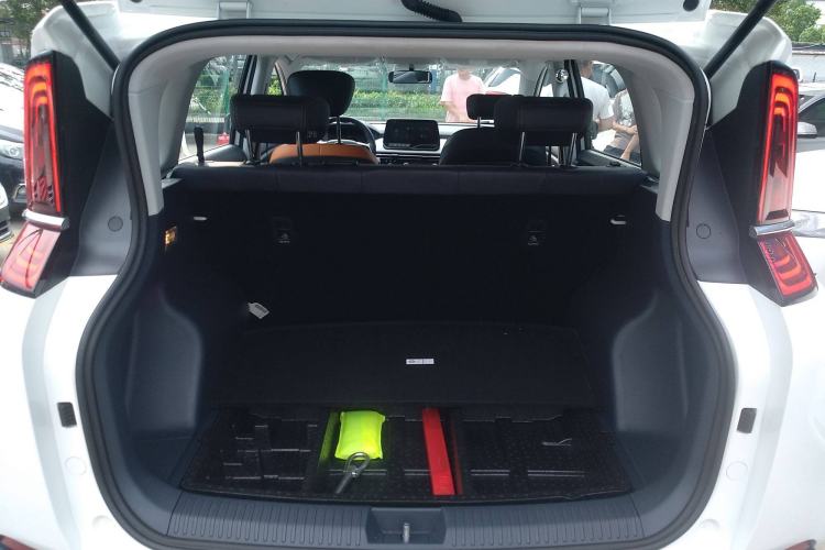 Used Bestune NAT 2023 PRO Comfortable Travel Battery-Swap Version 401km