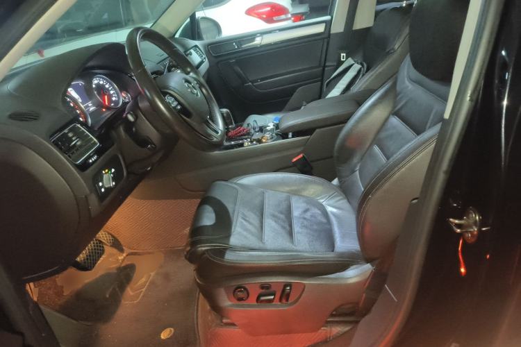 Used Volkswagen Touareg 2016 3.0 TSI Standard Version Left Front Seat