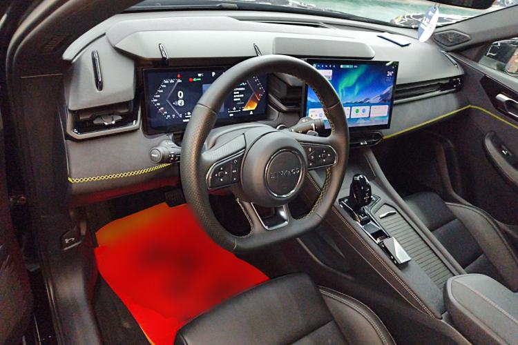 Used Lynk & Co 03 2023 1.5TD DCT JingPlus Center Console