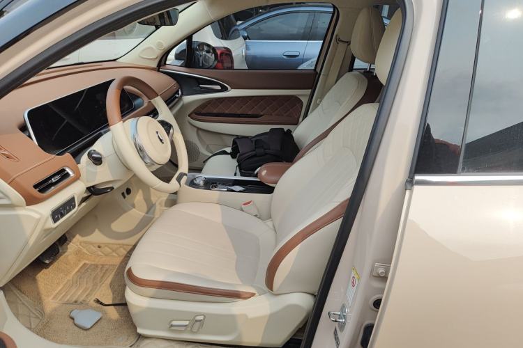 Used ORA Good Cat 2022 400km Standard Range Luxury Version Lithium Iron Phosphate Left Front Seat