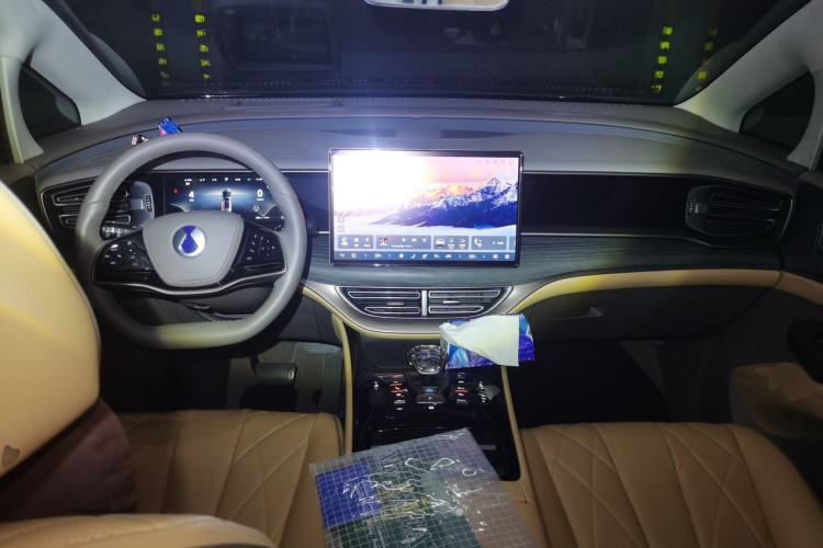 Used Denza D9 2022 DM-i 970 Four-Wheel Drive Flagship Model
