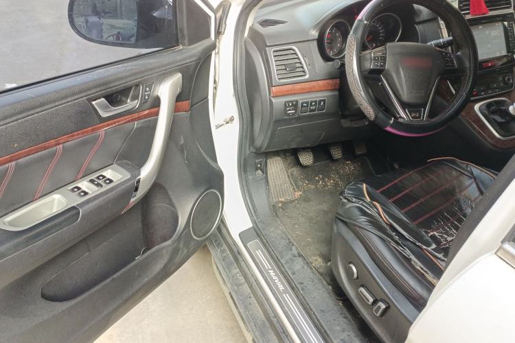 Used Haval H6 2015 Revised Version Sport Edition 1.5T Manual Transmission Two-Wheel Drive Elite Grade