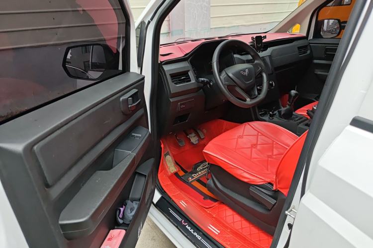 Used Wuling Hongguang PLUS 2019 1.5T Manual Standard Version 7 Seats
