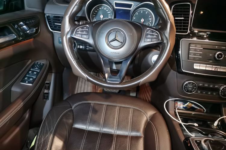 Used Mercedes-Benz GLS 2018 GLS 400 4MATIC Dynamic Model Steering Wheel