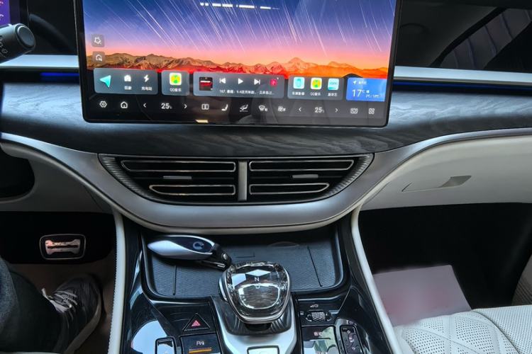 Used Denza D9 2025 DM-i Intelligent Drive 1020 Four-Wheel Drive Prestige Model