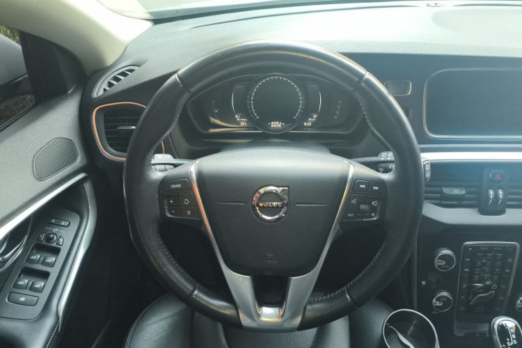 Used Volvo V40 2018 T3 Zhiyi Edition
