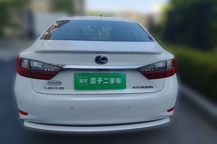 Used Lexus ES 2015 300h Comfort Edition
