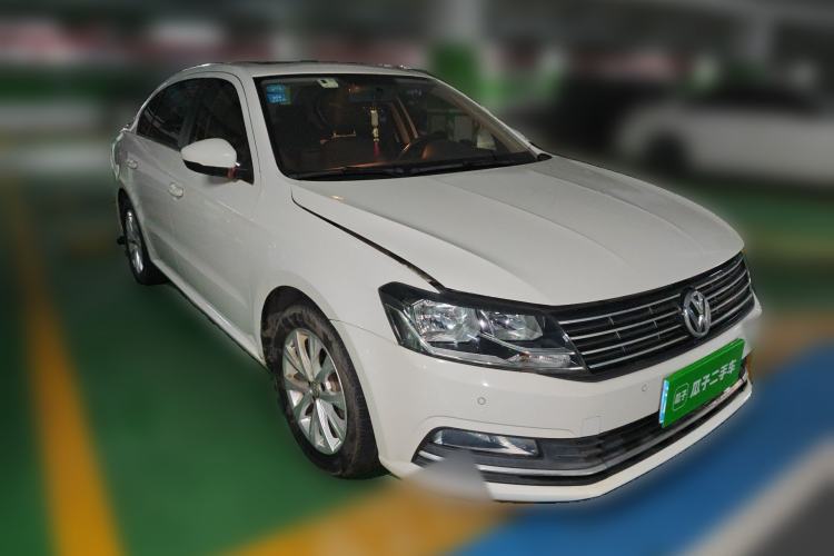 Used Volkswagen Lavida 2017 1.6L Automatic Comfort Edition Front Right 45 Deg