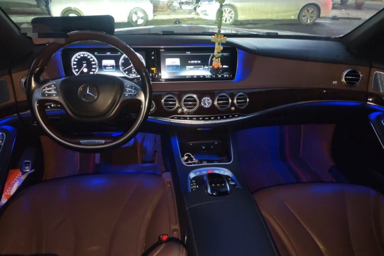 Used Mercedes-Benz Maybach S-Class 2015 S 400 4MATIC Center Console