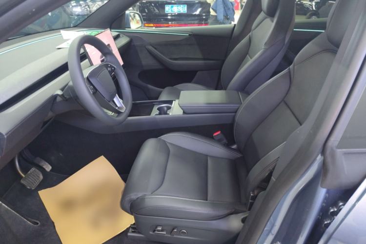 Used Tesla Model Y L 2025 Model Long-Range All-Wheel-Drive Version
