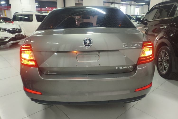 Used Skoda Octavia 2017 Classic Model 1.6L Automatic Comfort Edition Rear