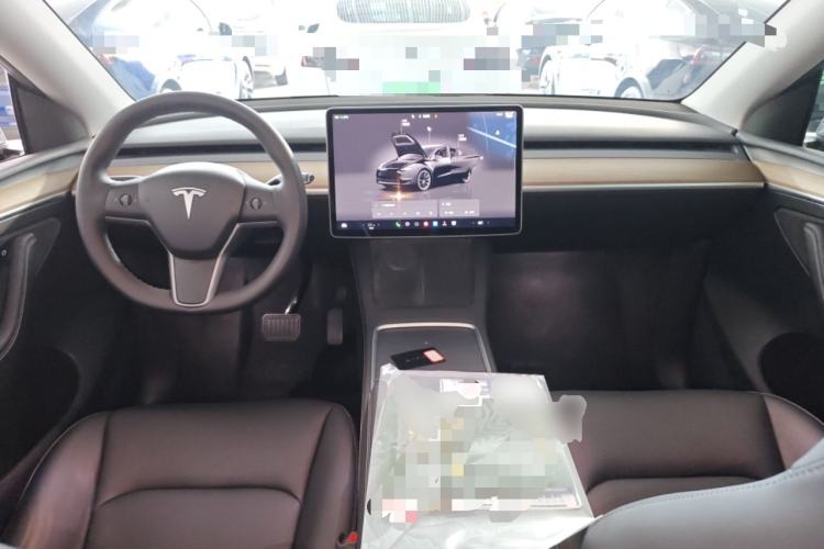 Used Tesla Model Y 2023 Long-Range All-Wheel-Drive Version
