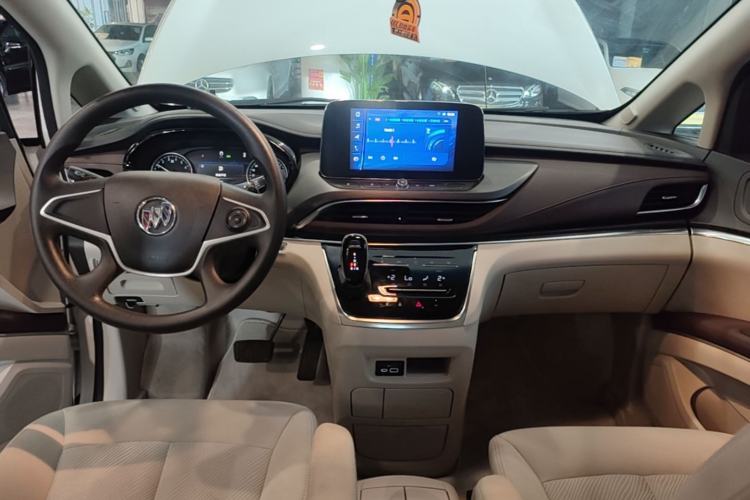 Used Buick GL8 2023 Land Executive Class Comfort Model
