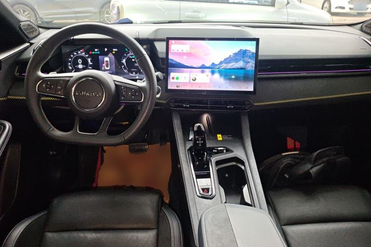 Used Lynk & Co 03 2023 1.5TD DCT JingPro Center Console