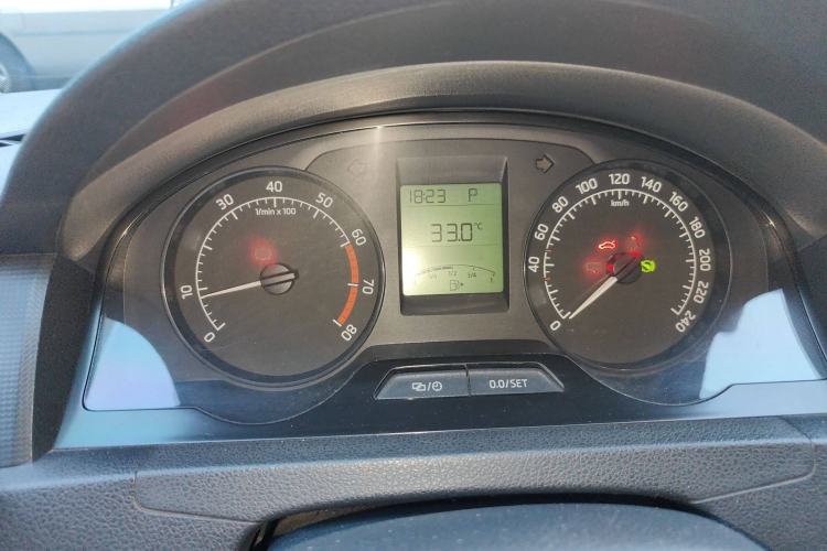 Used Skoda Rapid 2013 1.6L Automatic Smart Selection Model