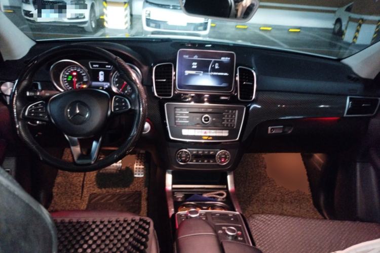 Used Mercedes-Benz GLE Coupe 2018 GLE 400 4MATIC Coupe SUV Center Console