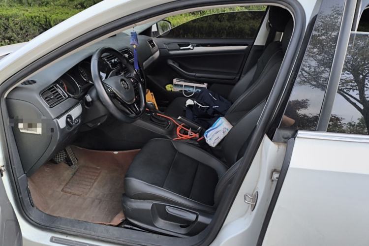 Used Volkswagen Sagitar 2015 230TSI Automatic Comfort Version Left Front Seat