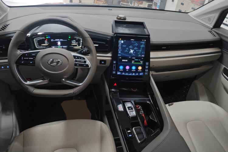 Used Hyundai Custo 2021 270TGDi Prestige LUX Center Console