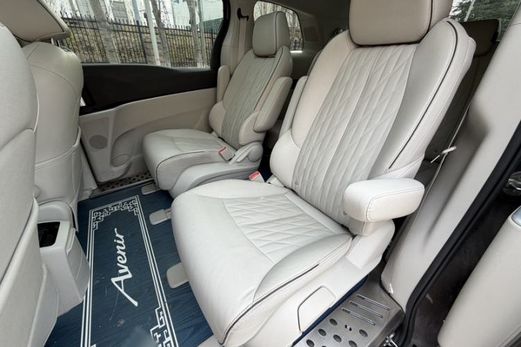 Used Buick GL8 2021 Land Cruiser Executive 652T Premium Model Interior 4