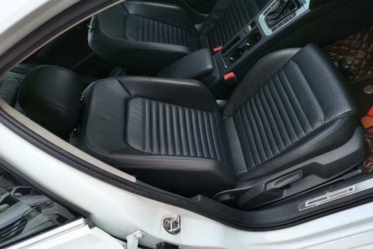 Used Volkswagen Magotan 2017 280TSI DSG Comfort Model
