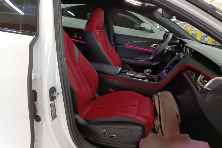 Used Hongqi H6 2023 2.0T ZhiShang Version
