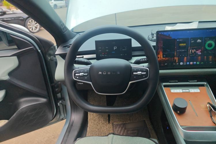 Used Roewe D6 2025 450km Deluxe Edition
