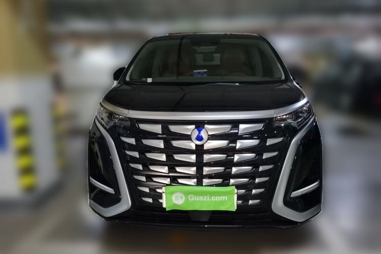 Used Denza D9 2022 DM-i 1040 Prestige Model
