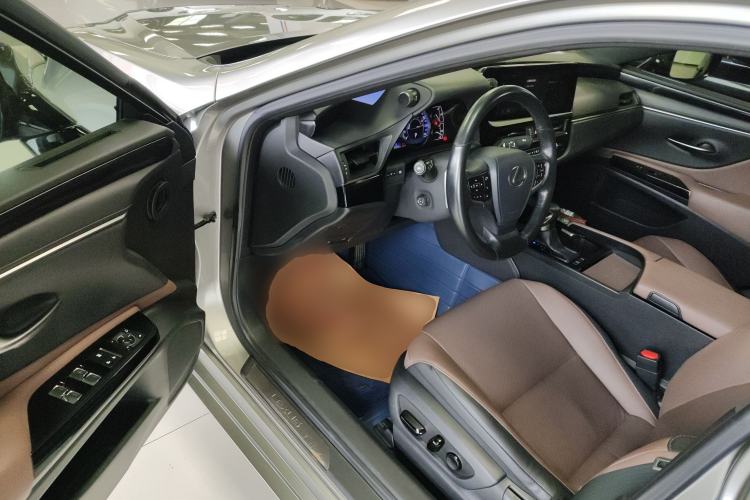 Used Lexus ES 2022 200 Excellence Edition
