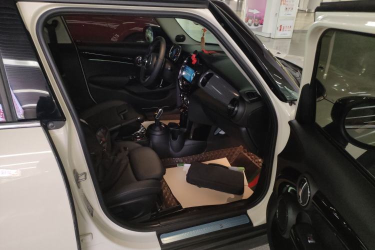 Used MINI MINI 2022 2.0T COOPER S Classic Edition Five-Door Version