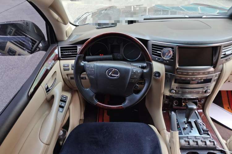 Used Lexus LX 2009 570
