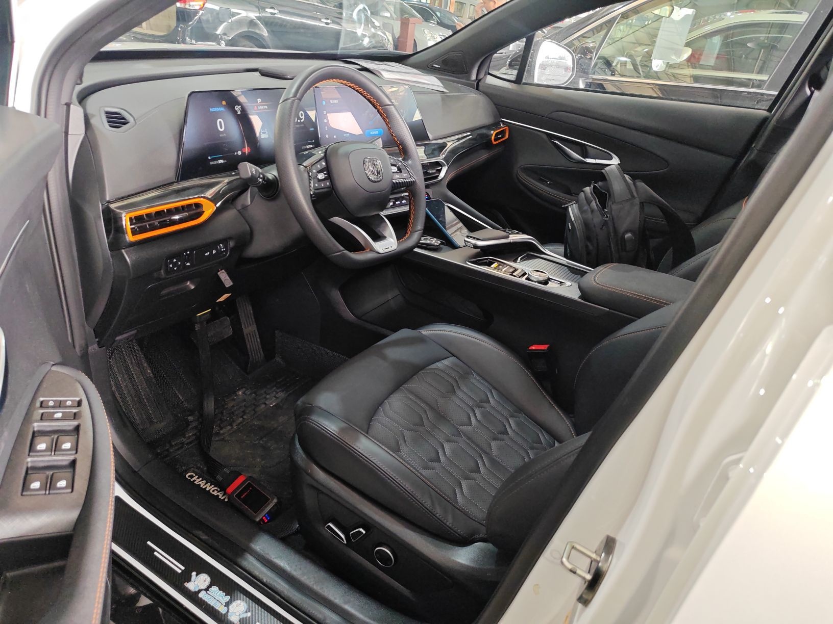 المقاعد الأمامية داخل السيارة