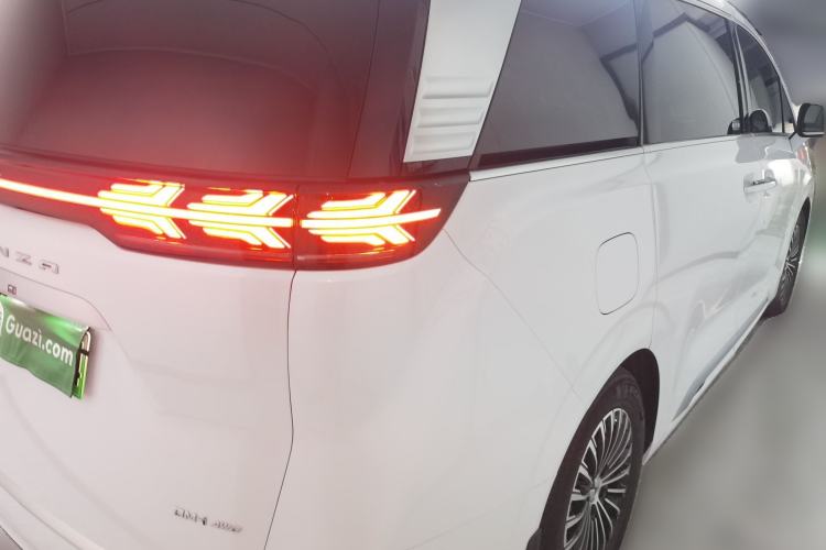 Used Denza D9 2022 DM-i 970 Four-Wheel Drive Prestige Model