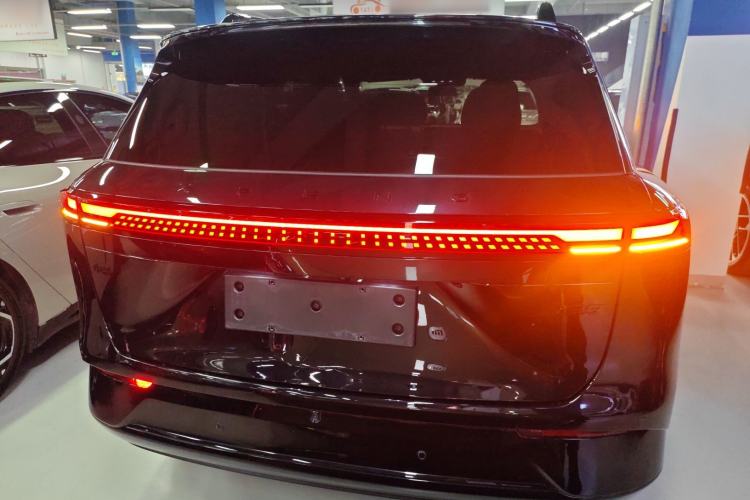 Used XPeng G9 2025 625 Long-Range Max Exterior 4