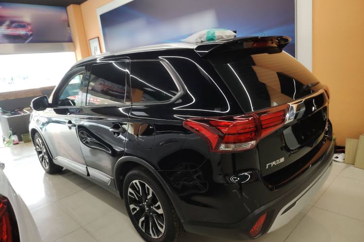 Used Mitsubishi Outlander 2019 2.0L Two-Wheel Drive Comfort Edition 5 Seats China VI Standard