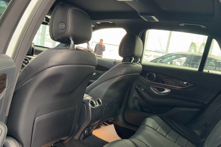 Used Mercedes-Benz GLC 2019 GLC 260 L 4MATIC Dynamic Model Interior 6