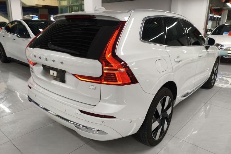 Used Volvo XC60 New Energy 2024 T8 Plug-in Hybrid Long-Range All-Wheel Drive Smart Luxury Edition Rear Right 45 Deg