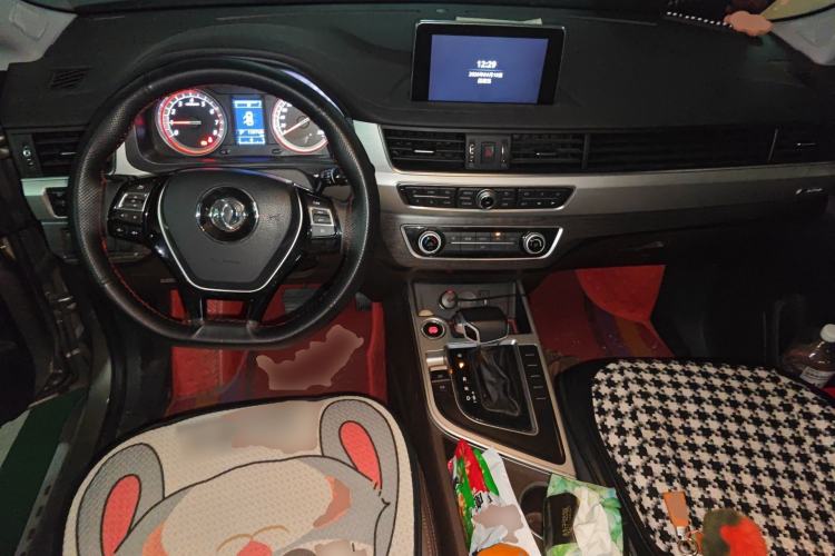 Used FORTHING Joyear X5 2017 Jingxiang Series 1.5T CVT Luxury Model Center Console