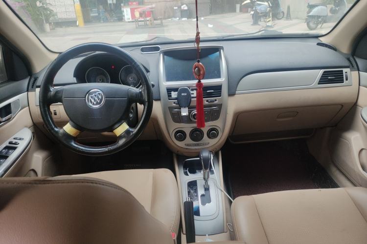 Used Buick Excelle 2013 1.5L Automatic Classic Model Center Console