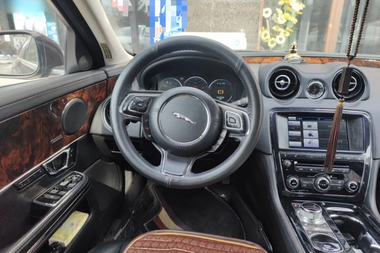 Used Jaguar XJ 2014 XJL 3.0 SC Four-Wheel Drive Panoramic Business Edition