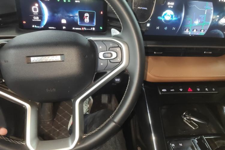 Used Haval H6 2024 1.5T Two-Wheel-Drive Classic Edition Center Console