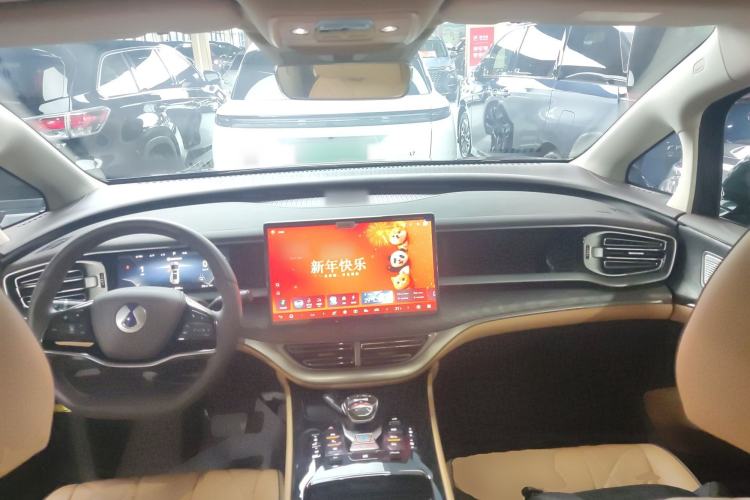 Used Denza D9 2024 DM-i 1050 Luxury Model Center Console