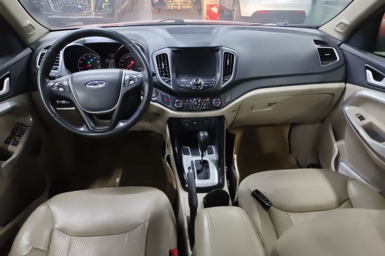 Used Chery Tiggo 5 2014 2.0L CVT Family Deluxe Edition Center Console