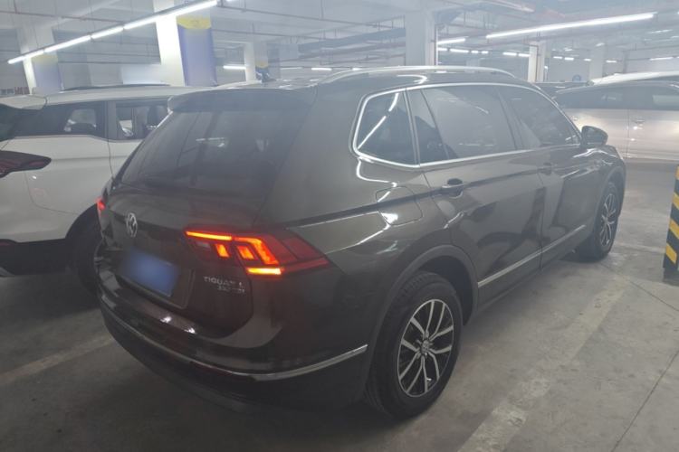 Used Volkswagen Tiguan L 2018 330TSI Automatic Two-Wheel Drive Luxury Edition Rear Right 45 Deg