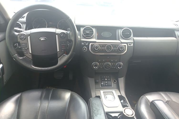 Used Land Rover Discovery 2014 3.0 SC V6 SE Center Console