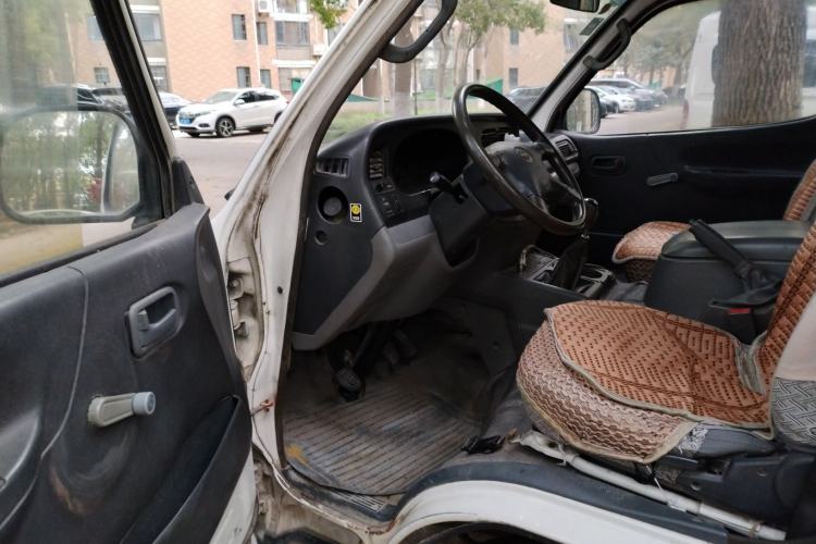 Used Jinbei Hiace 2011 2.0L 5th Generation Kuaiyunwang Standard Version 4G19 Driver Seat