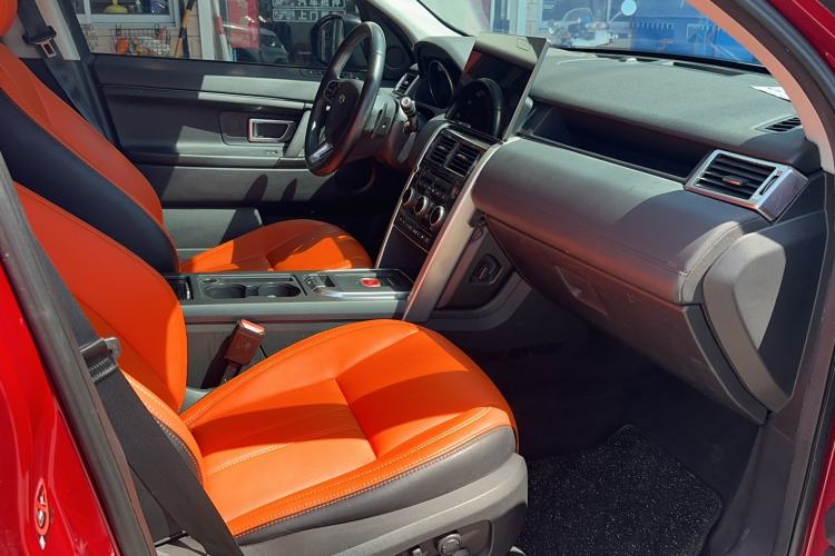 Used Land Rover Discovery Sport 2015 2.0T SE Interior 4